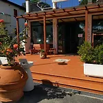 Le Rose Apart Otel Marina Di Bibbona