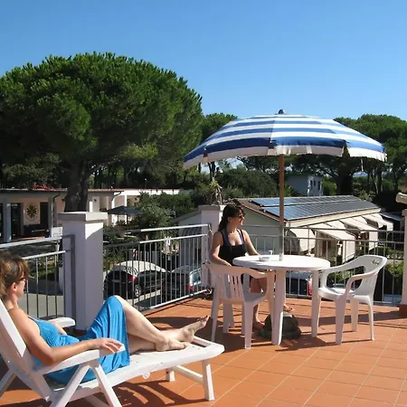 Le Rose 2* Marina Di Bibbona