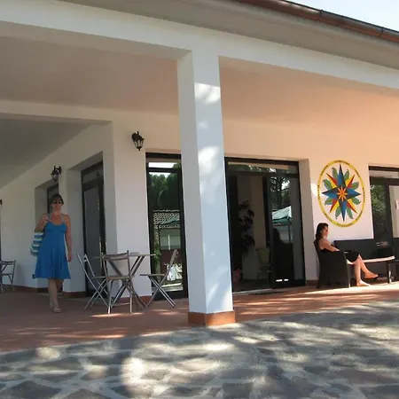 Le Rose Marina Di Bibbona